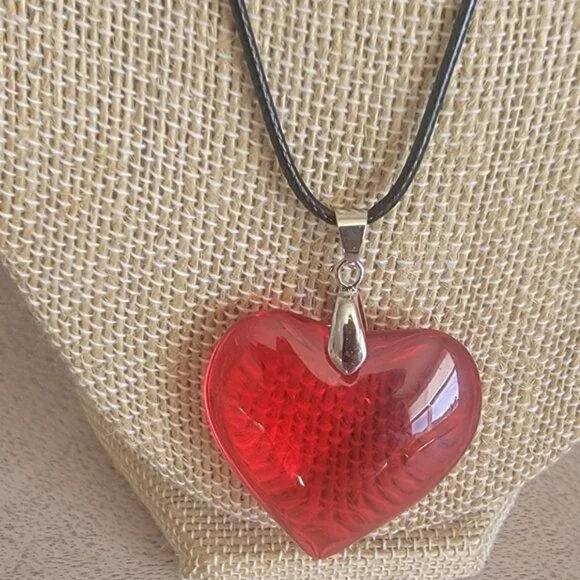 Red Heart Necklace - Picture 5 of 5